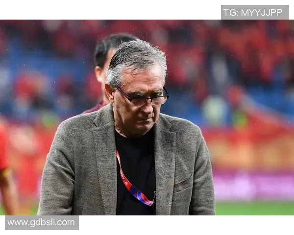 从足球梦到被拒绝的现实 看明星球员试训失败的背后故事