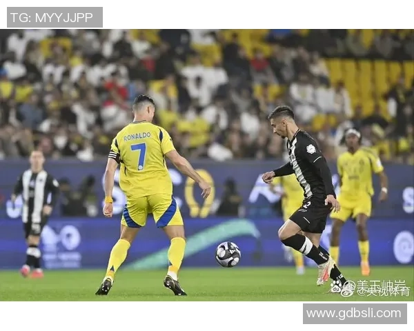 绿茵岁月辉煌再现致敬永不褪色的足球传奇巨星